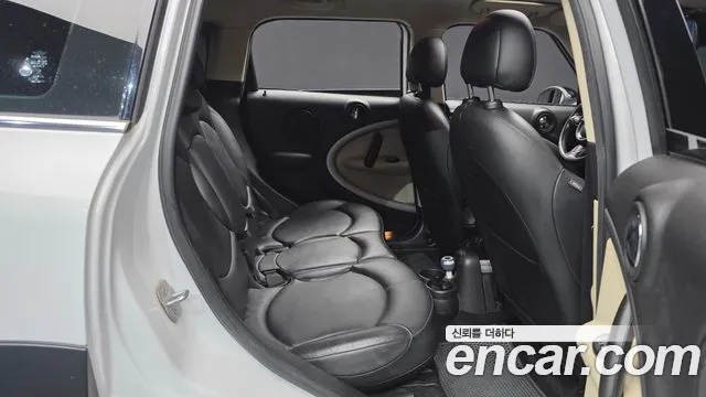 MINI Countryman 2016 thumb 12