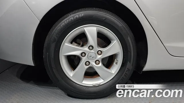 Hyundai Avante 2015 thumb 5