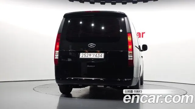 Hyundai Staria 2022 thumb 3