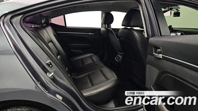 Hyundai Avante 2016 thumb 12