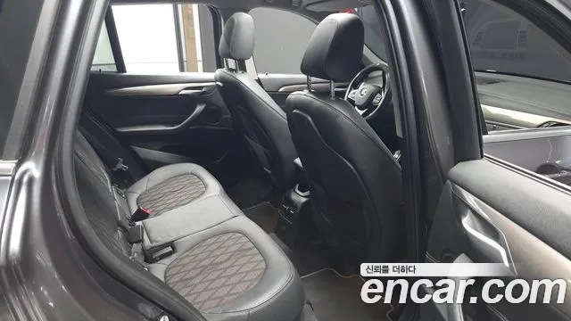 BMW X1 2021 thumb 12