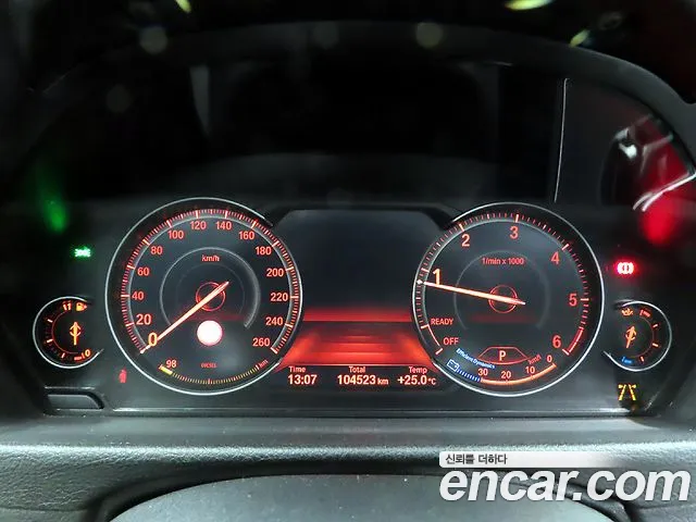 BMW 3-Series 2018 thumb 8