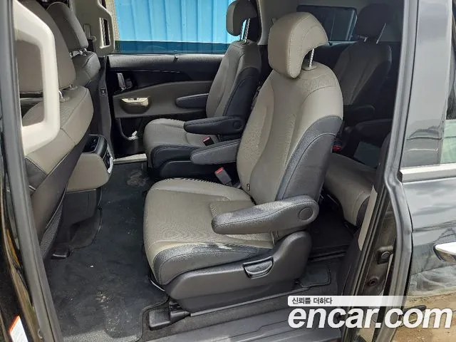 Kia Carnival 2024 thumb 10