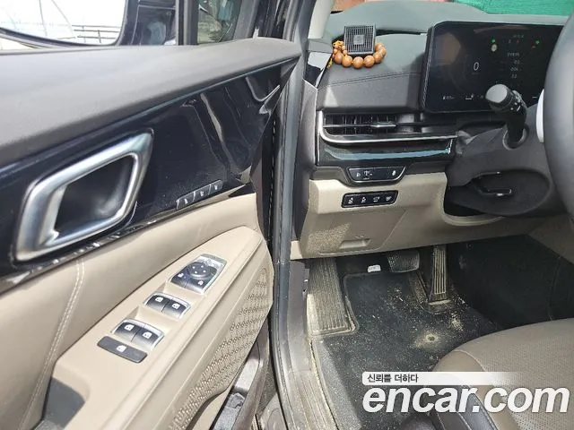 Kia Carnival 2024 thumb 11