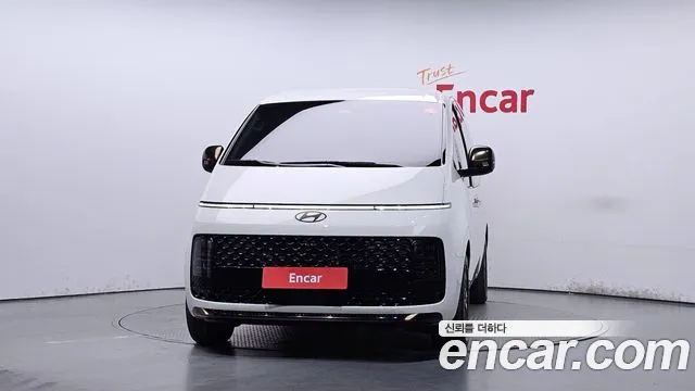Hyundai Staria 2025 thumb 3