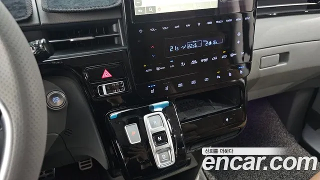 Hyundai Staria 2025 thumb 9