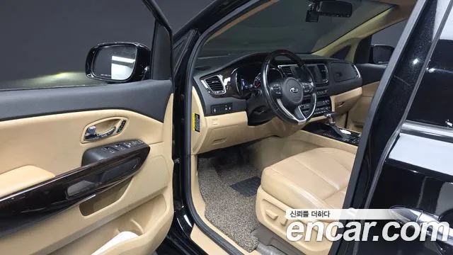 Kia Carnival 2019 thumb 10