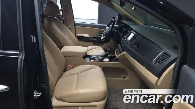 Kia Carnival 2019 thumb 11