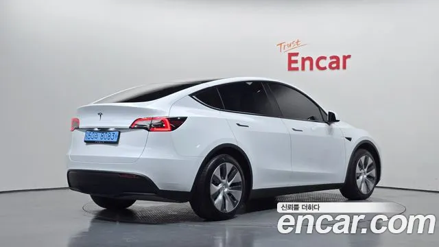 Tesla Model Y 2024 thumb 2