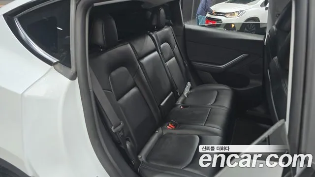 Tesla Model Y 2024 thumb 12