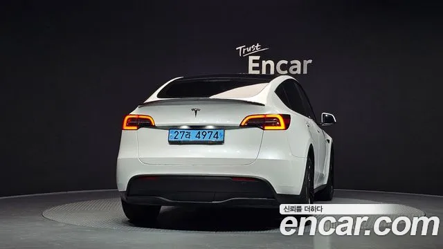 Tesla Model Y 2023 thumb 4