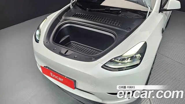 Tesla Model Y 2023 thumb 6