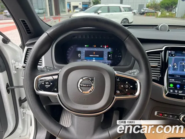 Volvo XC90 2023 thumb 12