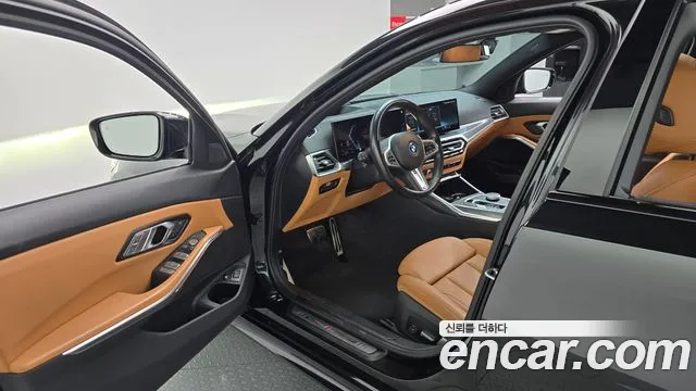 BMW 3-Series 2023 thumb 9