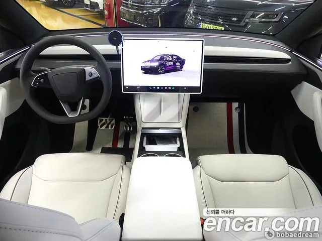 Tesla Model Y 2026 thumb 4