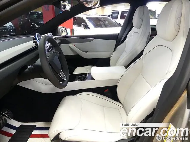 Tesla Model Y 2026 thumb 8
