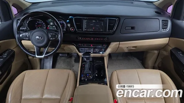 Kia Carnival 2016 thumb 7