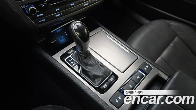 Hyundai Genesis 2016 thumb 9