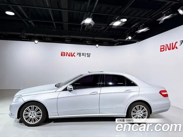Mercedes-Benz E-Класс 2009 thumb 3