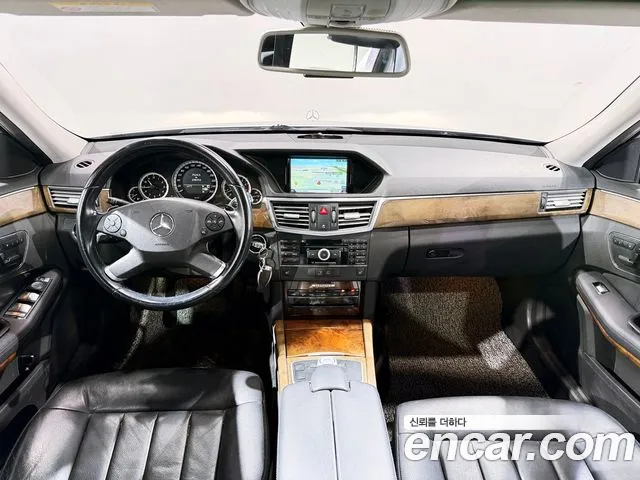 Mercedes-Benz E-Класс 2009 thumb 4