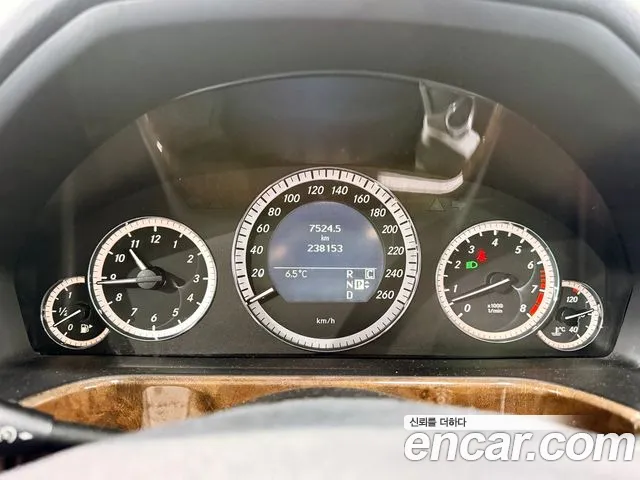 Mercedes-Benz E-Класс 2009 thumb 5