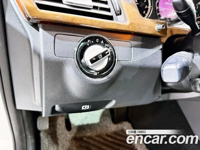 Mercedes-Benz E-Класс 2009 thumb 8