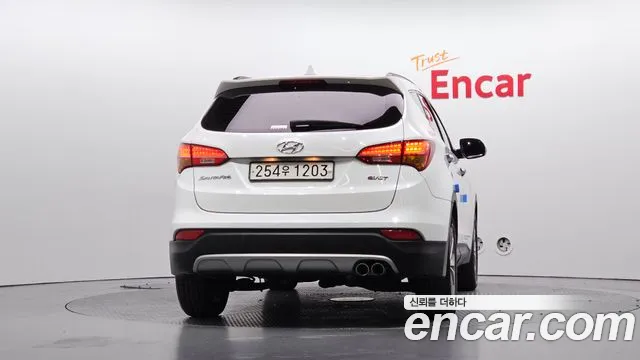 Hyundai Santa Fe 2014 thumb 4