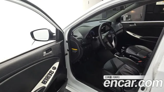 Hyundai Accent 2015 thumb 10