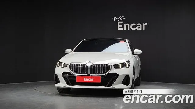 BMW 5-Series 2025 thumb 3