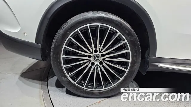Mercedes-Benz GLC 2023 thumb 5
