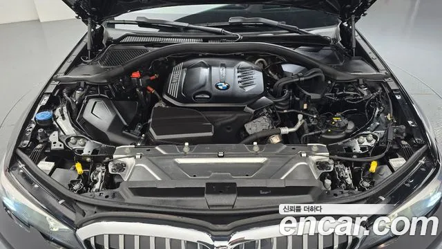 BMW 3-Series 2020 thumb 6