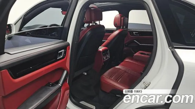 Porsche Cayenne 2020 thumb 12