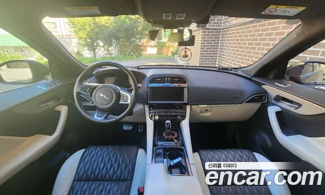 Jaguar F-Pace 2020 thumb 8