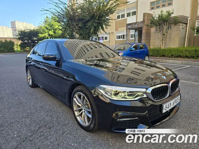 BMW 5-Series 2017 thumb 3