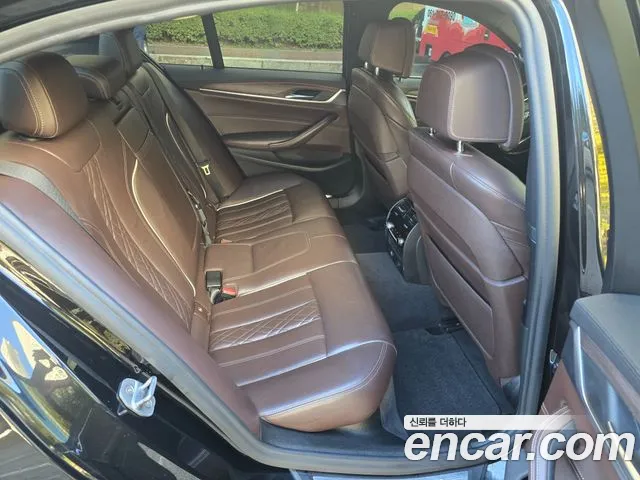 BMW 5-Series 2017 thumb 7