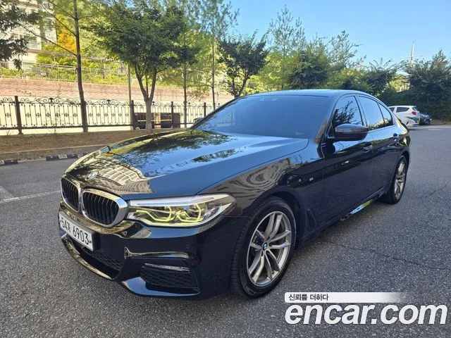 BMW 5-Series 2017 thumb 12