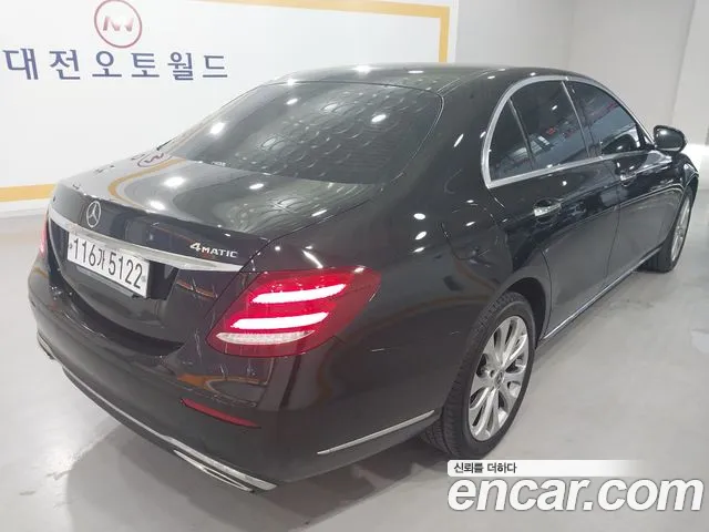 Mercedes-Benz E-Класс 2019 thumb 3