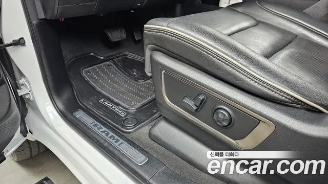 Dodge Ram Pick Up 2020 thumb 8
