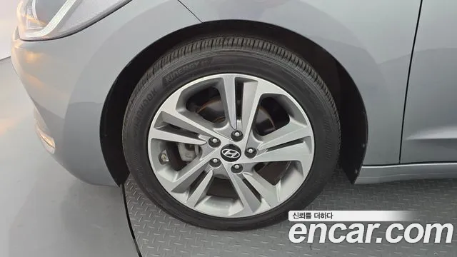 Hyundai Avante 2017 thumb 5