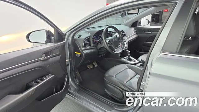 Hyundai Avante 2017 thumb 10