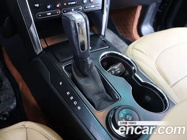 Ford Explorer 2016 thumb 9