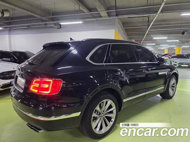Bentley Bentayga 2019 thumb 4