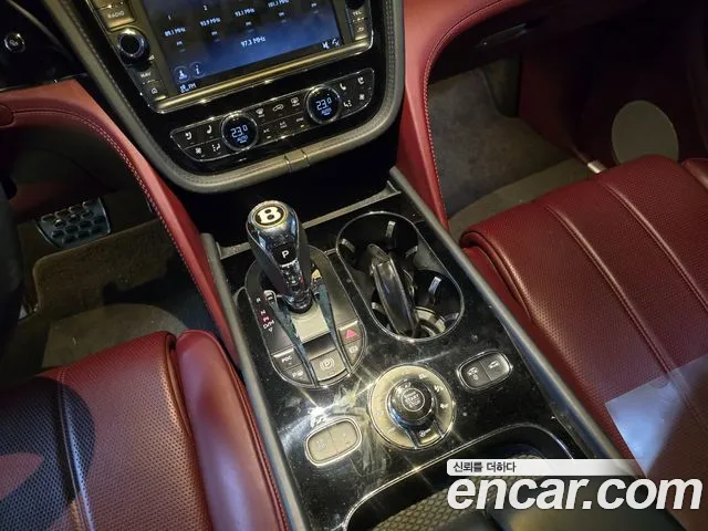 Bentley Bentayga 2019 thumb 10