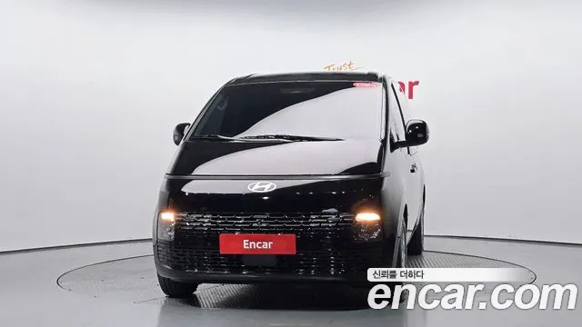 Hyundai Staria 2025 thumb 2