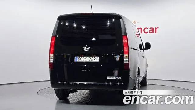 Hyundai Staria 2025 thumb 3
