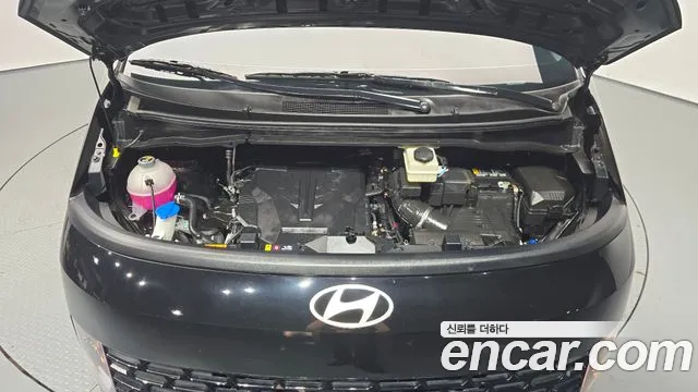Hyundai Staria 2025 thumb 5