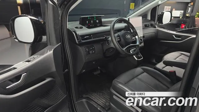 Hyundai Staria 2025 thumb 9