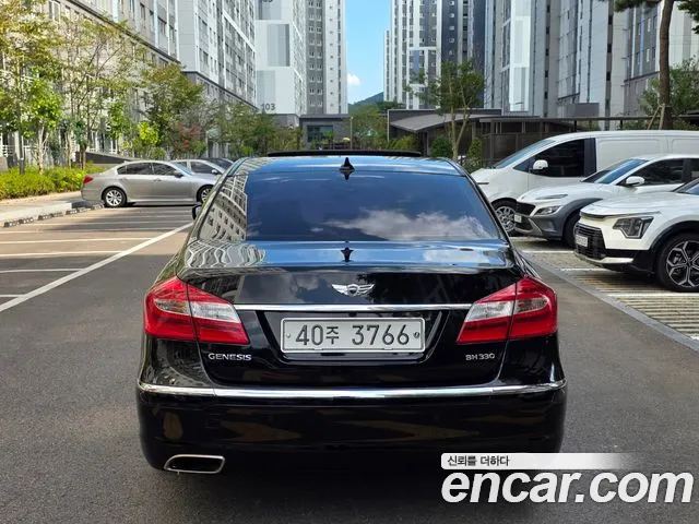 Hyundai Genesis 2013 thumb 3