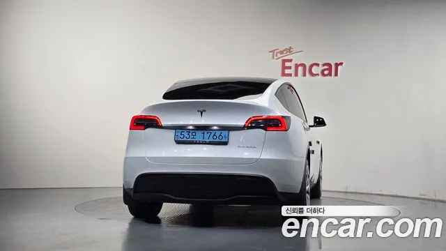 Tesla Model Y 2022 thumb 3