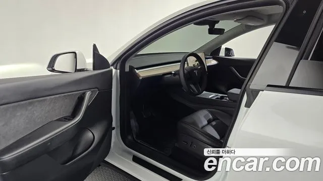 Tesla Model Y 2022 thumb 9